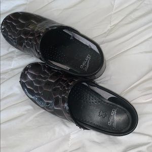 Snakeskin pattern danskos